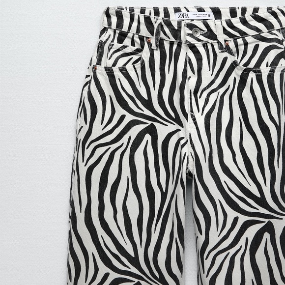 NWT Zara SUPER HIGH RISE STRAIGHT LEG Z1975 JEANS - Picture 2 of 9